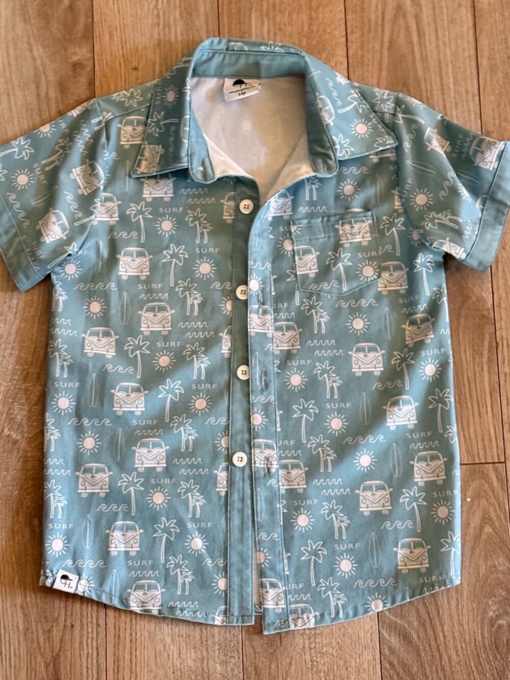 Short sleeve collared button up
